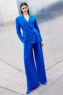 Clean Tailored Set