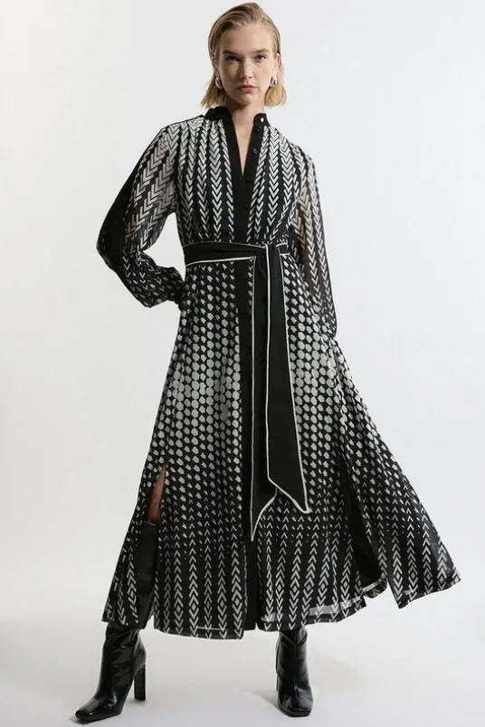 Tipped Border Print Georgette Maxi Dress